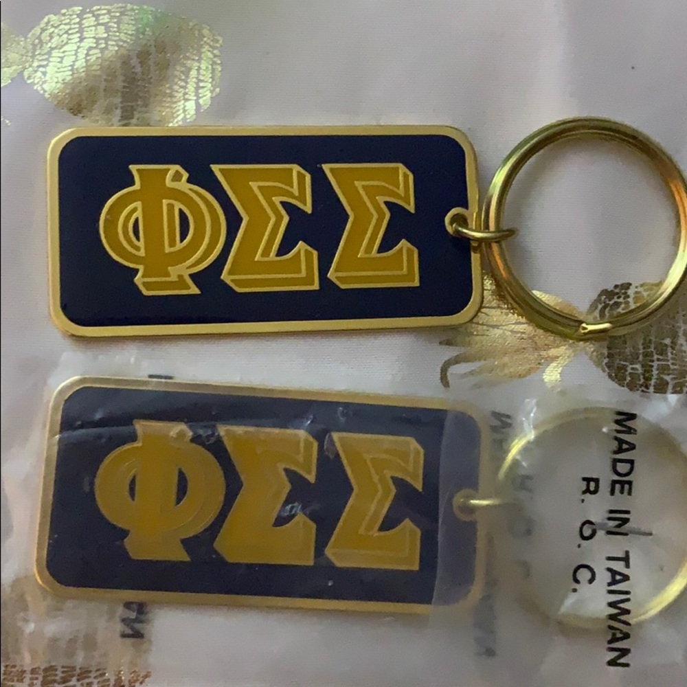 New Greek keychains. 2 available Omicron Epsilon E